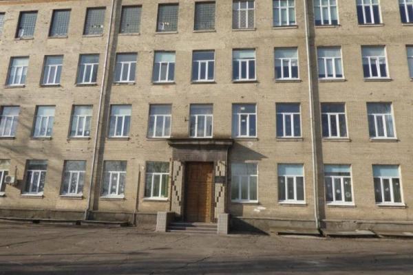 В Киеве двое шестиклассников "заминировали" школу: спасатели провели масштабную эвакуацию В Киеве двое шестиклассников "заминировали" школу: спасатели провели масштабную эвакуацию