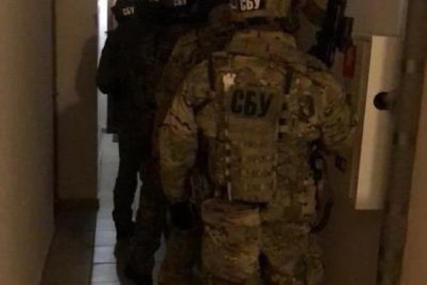 В Киеве СБУ задержала ОПГ, которая проворачивала незаконные сделки с недвижимостью В Киеве СБУ задержала ОПГ, которая проворачивала незаконные сделки с недвижимостью