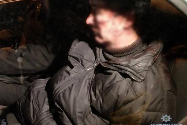 Под Киевом пьяный экс-участник АТО устроил "войну" с соседями и полицией: ранены 2 человека Под Киевом пьяный экс-участник АТО устроил "войну" с соседями и полицией: ранены 2 человека