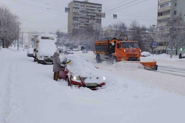 Российская столица пережила "снегопад столетия": фото и видео последствий Российская столица пережила "снегопад столетия": фото и видео последствий