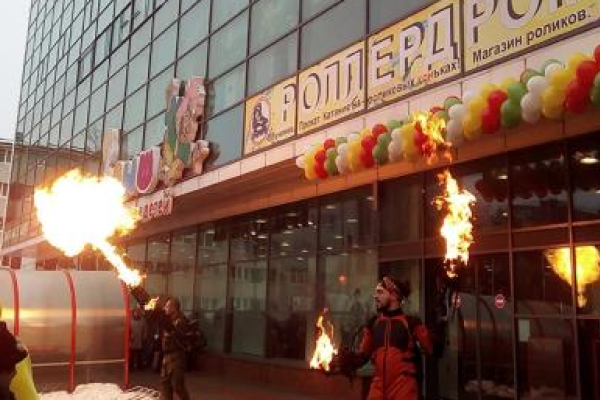 "Одно разочарование": жители Донецка об открытии "отжатого" супермаркета "Амстор city" "Одно разочарование": жители Донецка об открытии "отжатого" супермаркета "Амстор city"