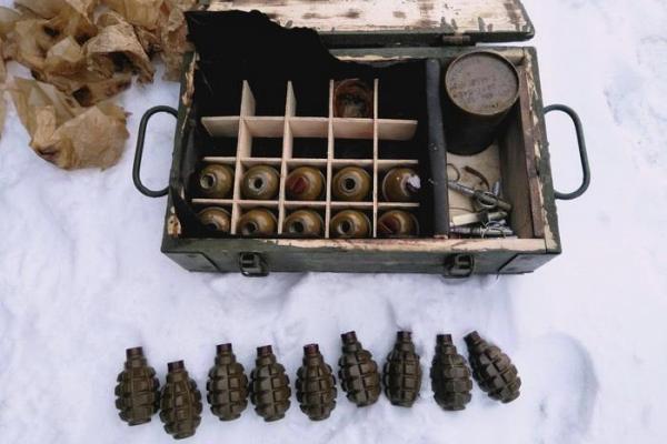 В районе проведения АТО СБУ обнаружила запрещенную мину ПМН-2 российского производства В районе проведения АТО СБУ обнаружила запрещенную мину ПМН-2 российского производства