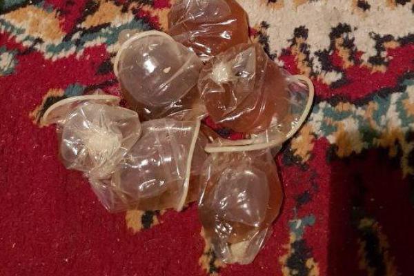В Киевской области двое полицейских "крышевали" наркодилеров В Киевской области двое полицейских "крышевали" наркодилеров