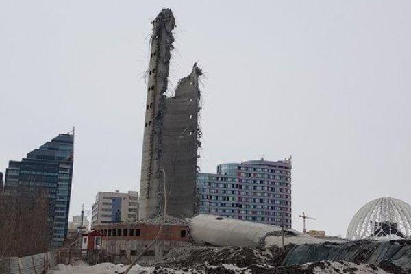 В российском Екатеринбурге взрывом разрушена 230-метровая телебашня