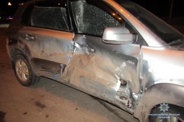 В Виннице автомобиль Hyundai столкнулся с трамваем: в авто обнаружили оружие и наркотики В Виннице автомобиль Hyundai столкнулся с трамваем: в авто обнаружили оружие и наркотики