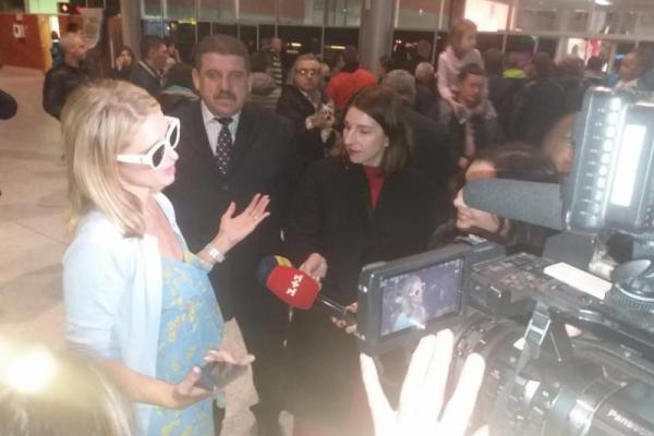 Перис Хилтон с женихом прибыла во Львов Перис Хилтон с женихом прибыла во Львов