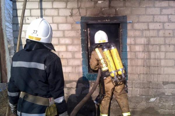 В Кировоградской области в горящем доме погибло трое малолетних детей В Кировоградской области в горящем доме погибло трое малолетних детей