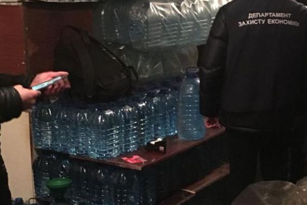 В Харькове под видом интернет-клубов действовала сеть подпольных игорных заведений В Харькове под видом интернет-клубов действовала сеть подпольных игорных заведений