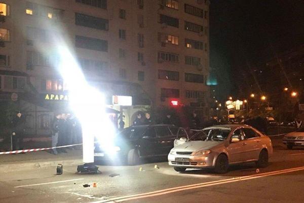 В Киеве прогремел взрыв в автомобиле Chevrolet: есть жертвы В Киеве прогремел взрыв в автомобиле Chevrolet: есть жертвы