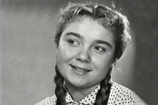 Ушла из жизни актриса, исполнившая главную роль в фильме "Любовь и голуби" Ушла из жизни актриса, исполнившая главную роль в фильме "Любовь и голуби"