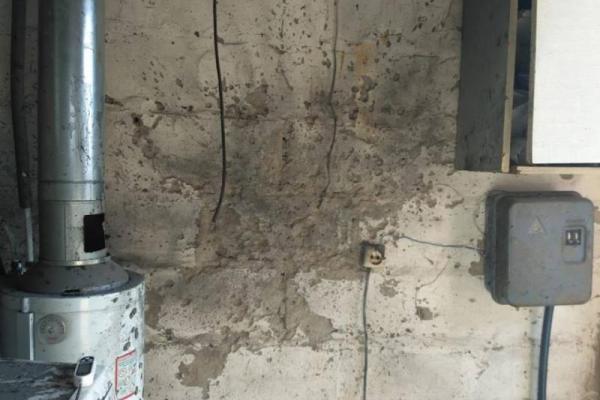 На Днепропетровщине в руках у женщины взорвался электроприбор, в который было встроено взрывное устройство На Днепропетровщине в руках у женщины взорвался электроприбор, в который было встроено взрывное устройство