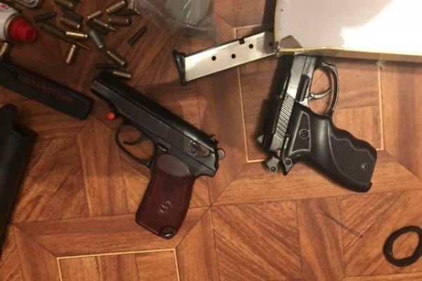В Одессе в ходе спецоперации изъято большое количество огнестрельного оружия и боеприпасов В Одессе в ходе спецоперации изъято большое количество огнестрельного оружия и боеприпасов
