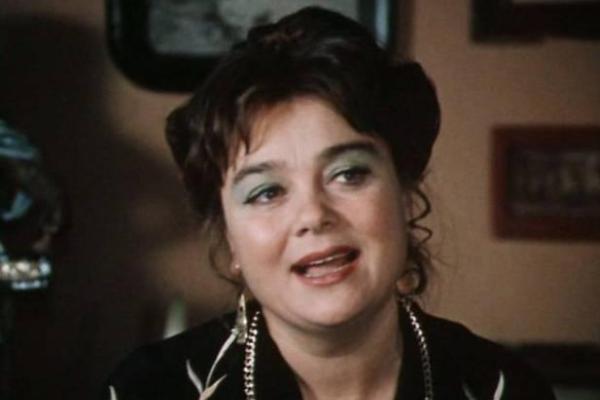 Ушла из жизни актриса, исполнившая главную роль в фильме "Любовь и голуби" Ушла из жизни актриса, исполнившая главную роль в фильме "Любовь и голуби"