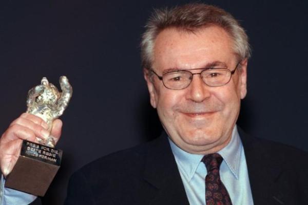 Ушел из жизни оскароносный кинорежиссер Милош Форман Ушел из жизни оскароносный кинорежиссер Милош Форман