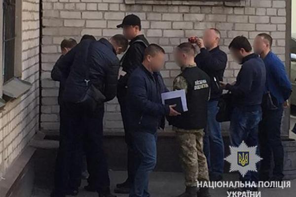 На вымогательстве и взяточничестве погорели два офицера полиции на Днепропетровщине На вымогательстве и взяточничестве погорели два офицера полиции на Днепропетровщине