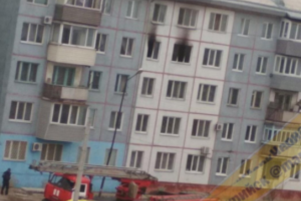 В России во время пожара в жилом доме погибли 6 человек, в том числе ребенок В России во время пожара в жилом доме погибли 6 человек, в том числе ребенок