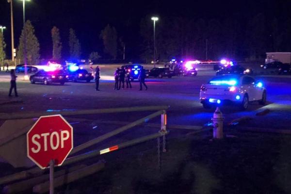 Выстрелы на выпускном: В штате Джорджия произошла стрельба в старшей школе Выстрелы на выпускном: В штате Джорджия произошла стрельба в старшей школе