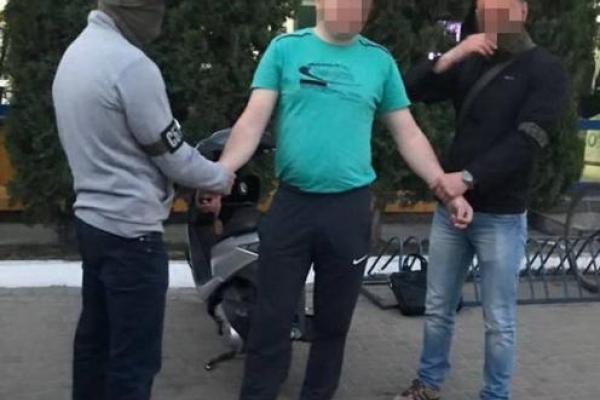 В Луцке на взятке погорел офицер-пограничник В Луцке на взятке погорел офицер-пограничник