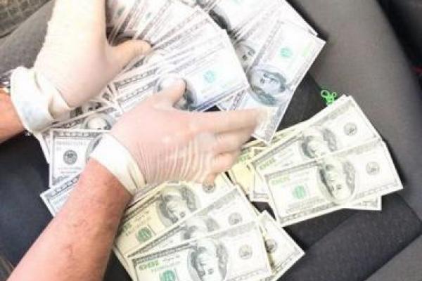 В Днепре на взятке попался чиновник Нацполиции