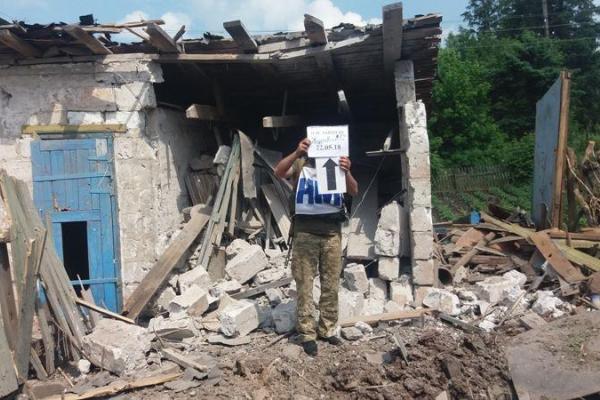 Боевики обстреляли Зайцево: разрушен частный дом, ранен мирный житель