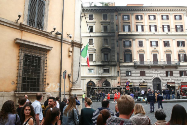 В Риме на глазах у пассажиров дотла сгорел автобус Mercedes Citaro