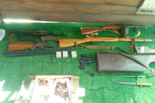 Правоохранители обнаружили в доме одессита большой арсенал оружия Правоохранители обнаружили в доме одессита большой арсенал оружия