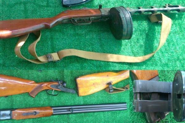 Правоохранители обнаружили в доме одессита большой арсенал оружия Правоохранители обнаружили в доме одессита большой арсенал оружия