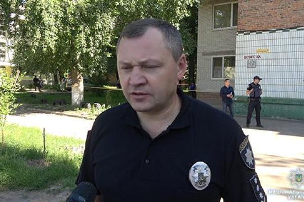 Полиция задержала женщину, которая угрожала отрезать голову 4-летнему сыну своей подруги Полиция задержала женщину, которая угрожала отрезать голову 4-летнему сыну своей подруги