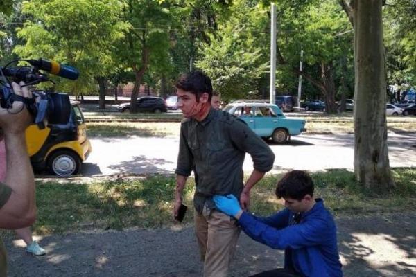 В Одессе совершено покушение на лидера "Автомайдана": раненый активист госпитализирован