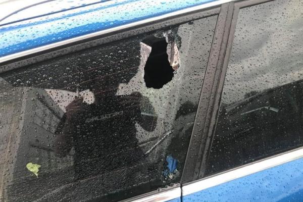 В Словении огромный град крушил автомобили и крыши домов: впечатляющее видео В Словении огромный град крушил автомобили и крыши домов: впечатляющее видео