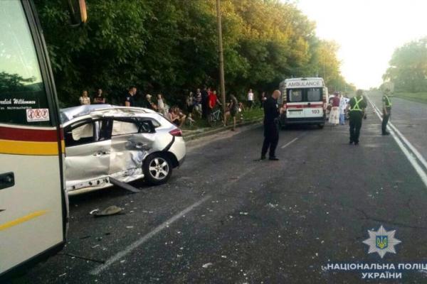 В Ровно водитель Renault спровоцировал ДТП, в котором погиб пассажир его автомобиля В Ровно водитель Renault спровоцировал ДТП, в котором погиб пассажир его автомобиля