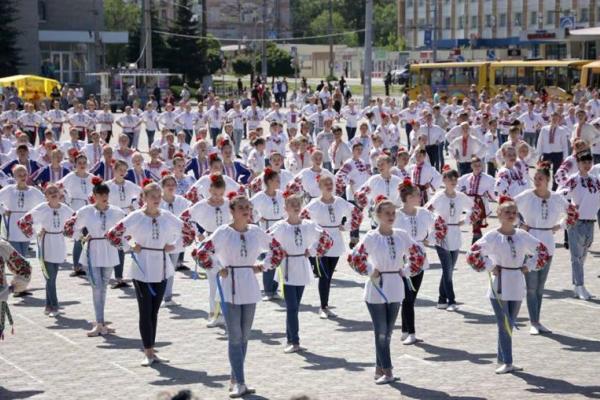 В Северодонецке установлен национальный танцевальный рекорд