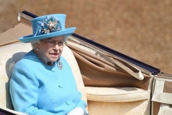 В Лондоне в честь официального дня рождения королевы Елизаветы II состоялся парад