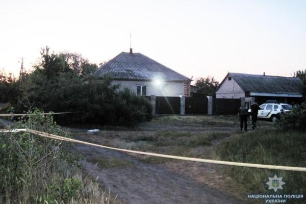 В городе Лиман неизвестные кинули 3 гранаты во двор частного дома: полиция начала расследование В городе Лиман неизвестные кинули 3 гранаты во двор частного дома: полиция начала расследование
