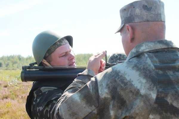 На Житомирщине воины-десантники выполняют первый этап учебно-боевой подготовки На Житомирщине воины-десантники выполняют первый этап учебно-боевой подготовки