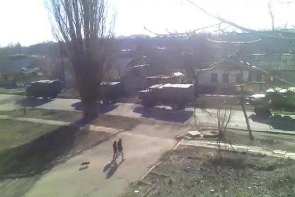 Колонны военной техники российских оккупантов в Харцизске