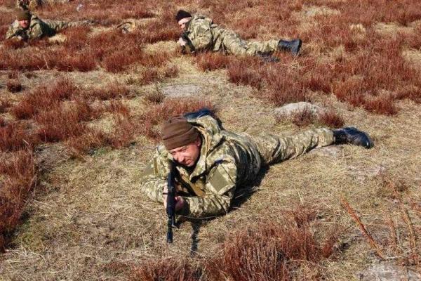 На Ровенском полигоне командиры подразделений обучают мобилизованных использовать опыт боевых действий На Ровенском полигоне командиры подразделений обучают мобилизованных использовать опыт боевых действий