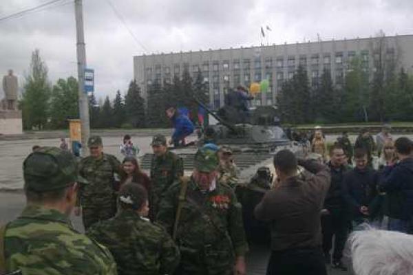 Как прошел показ военной техники в Горловке на 9 мая Как прошел показ военной техники в Горловке на 9 мая