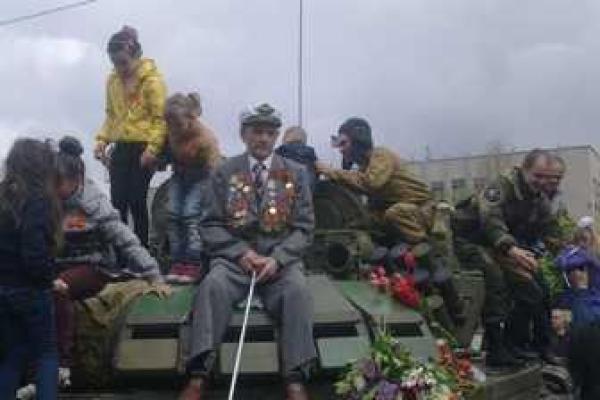 Как прошел показ военной техники в Горловке на 9 мая Как прошел показ военной техники в Горловке на 9 мая