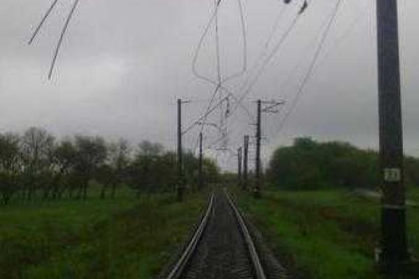 Ночью в Горловке вырезали контактный провод  Ночью в Горловке вырезали контактный провод