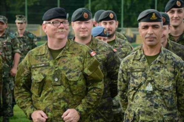 Во Львовской области стартовали масштабные военные учения Украины с армией США Во Львовской области стартовали масштабные военные учения Украины с армией США