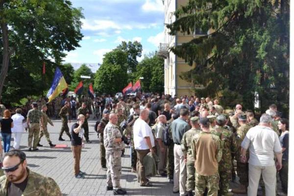 В Киеве состоялся съезд движения "Правый сектор" В Киеве состоялся съезд движения "Правый сектор"
