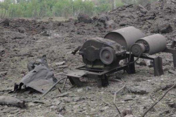 В Сети появились фотографии последствий мощного взрыва в Донецке В Сети появились фотографии последствий мощного взрыва в Донецке