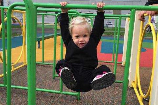 Тимати нравится, что его дочь растет настоящей «пацанкой» Тимати нравится, что его дочь растет настоящей «пацанкой»