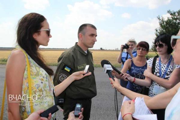 В Красноармейске со стороны Донецка поставили блокпост В Красноармейске со стороны Донецка поставили блокпост