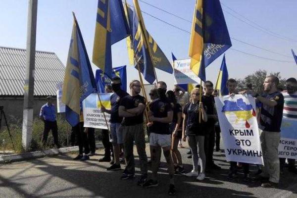 Одесские активисты перекрыли трассу в Приднестровье Одесские активисты перекрыли трассу в Приднестровье