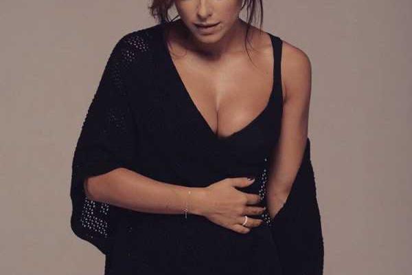 Ани Лорак порадовала фото в черном боди