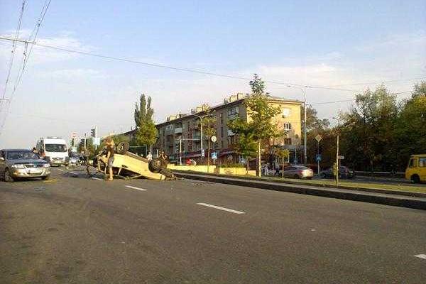 В Донецке боевики спровоцировали тройное ДТП, - очевидцы В Донецке боевики спровоцировали тройное ДТП, - очевидцы