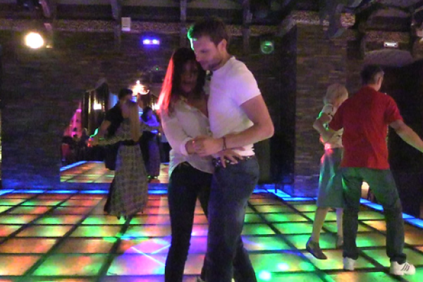 Актриса Бочкарева ночами развлекается с женатым актером Актриса Бочкарева ночами развлекается с женатым актером