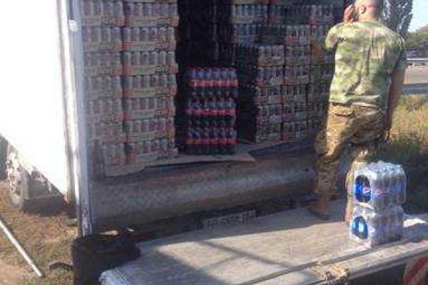 На Донетчине сводная мобильная группа задержала два грузовка с товаром на 1,5 миллиона гривен На Донетчине сводная мобильная группа задержала два грузовка с товаром на 1,5 миллиона гривен